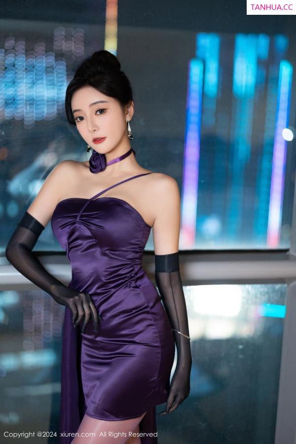 王馨瑶  [XiuRen]高清写真图 2024.06.13 No.8698 王馨瑶yanni 丝袜美腿第8张图片